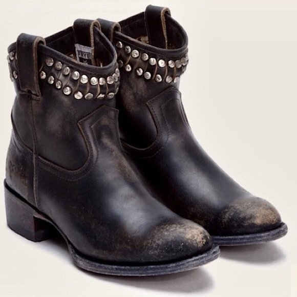 RARE Frye Diana Vintage Distressed Black Leather Stud Pull-On Cowgirl Ankle Boot - Picture 2 of 16